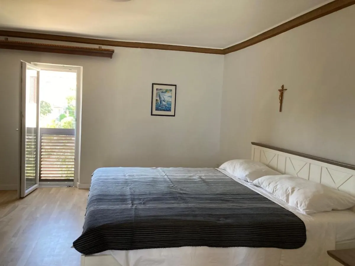 Apartment Sea View Preko 0*,  Croatia